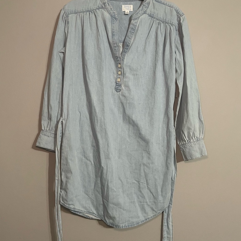 Time and Tru Light Wash Denim Shirt Dress w Tie Waist Small BNWT